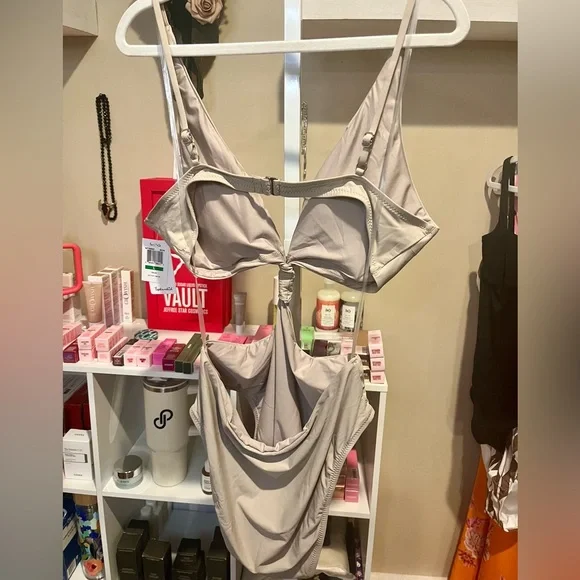 NWT Splendid Mary Lawless Lee X Cutout One Piece Swimsuit - Picture 5 of 6